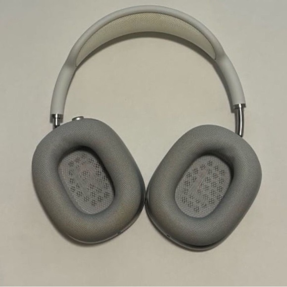 Apple AirPods Max - Picture 2 of 10